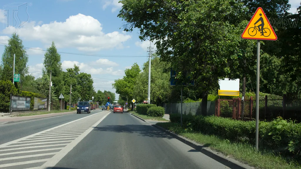 Zdjęcie do pytania: Czy w przedstawionej sytuacji jesteś ostrzegany o miejscu, w...