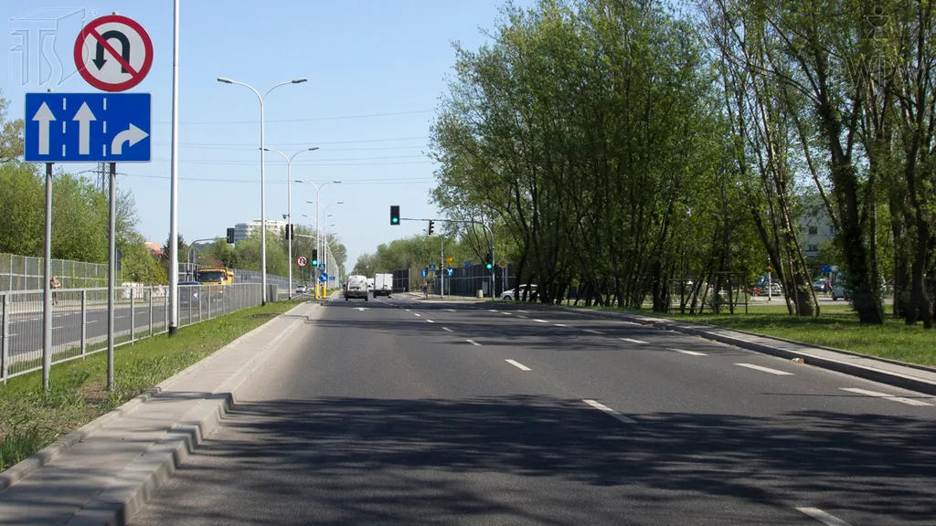 Zdjęcie do pytania: Czy w przedstawionej sytuacji obowiązuje Cię zakaz zawracani...
