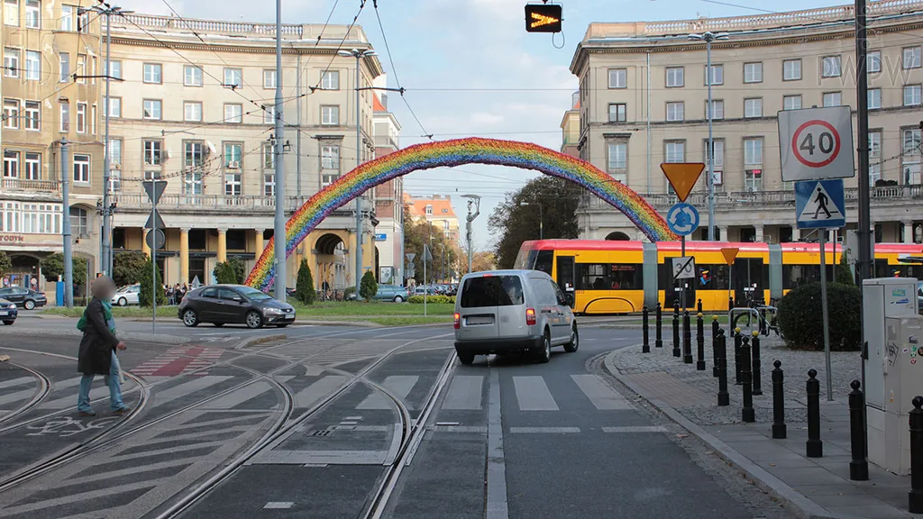 Zdjęcie do pytania: Czy ograniczenie prędkości określone tym znakiem obowiązuje ...