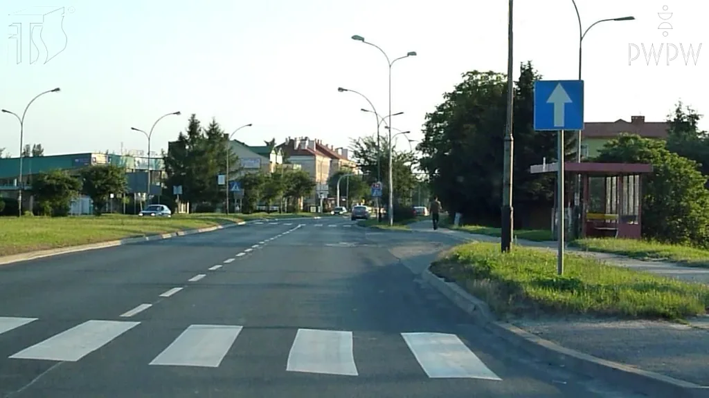 Zdjęcie do pytania: Czy ten znak informuje Cię, że na najbliższym skrzyżowaniu m...