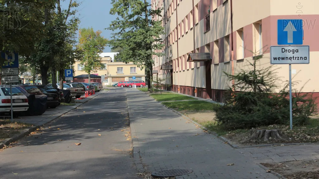 Zdjęcie do pytania: Czy na drodze jednokierunkowej cofanie jest zabronione?...