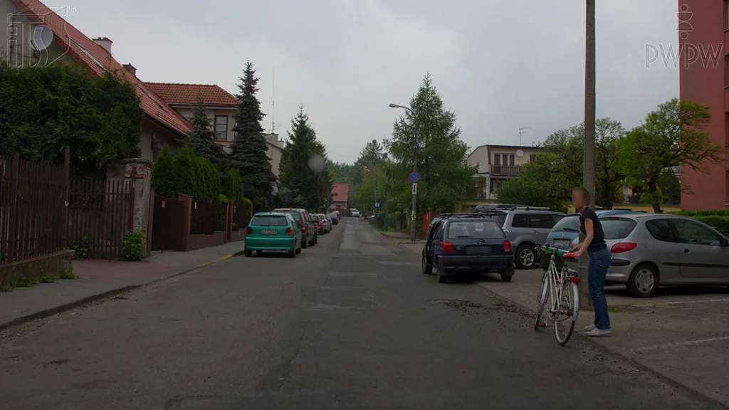 Zdjęcie do pytania: Czy przy omijaniu nietrzeźwego rowerzysty należy zwiększyć o...