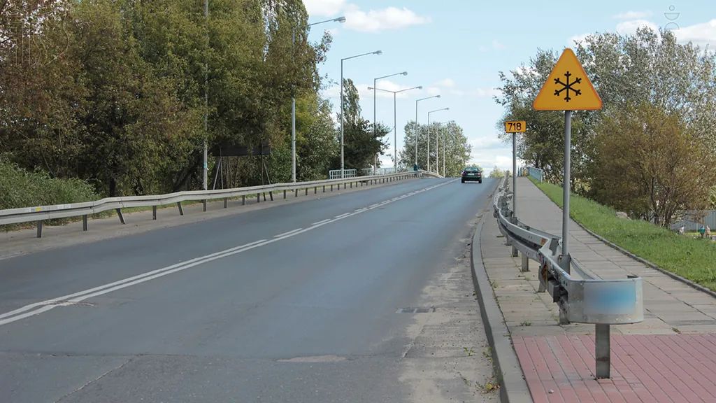 Zdjęcie do pytania: Czego możesz spodziewać się wjeżdżając na most oznaczony tym...