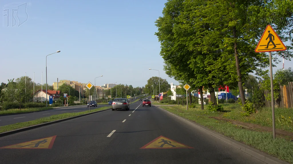 Zdjęcie do pytania: Czy w przedstawionej sytuacji jesteś ostrzegany o zbliżaniu ...