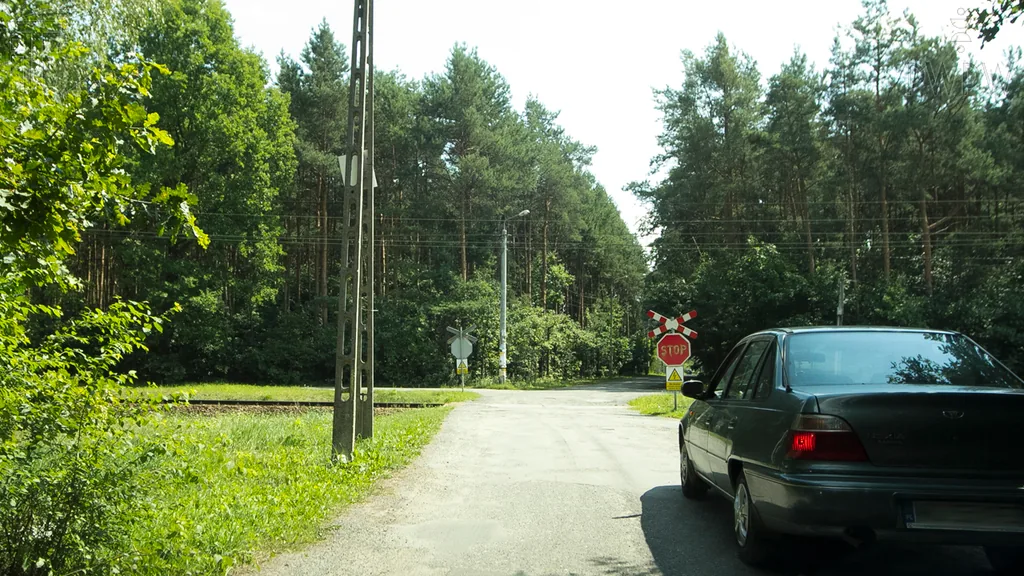 Zdjęcie do pytania: Czy w tej sytuacji, rozpoczynając manewr wyprzedzania, możes...