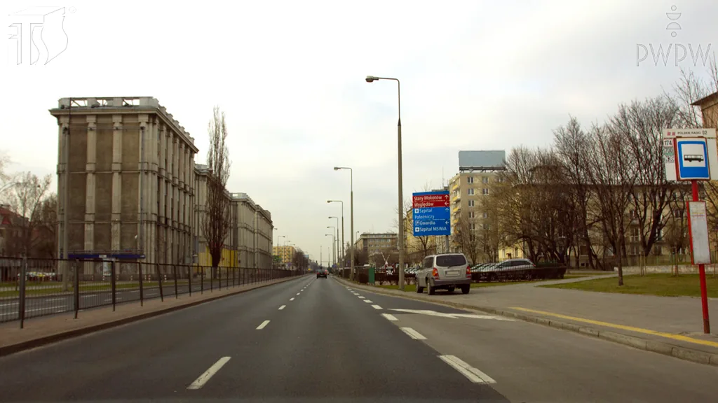 Zdjęcie do pytania: Czy wolno Ci zaparkować pojazd w tej zatoce?...