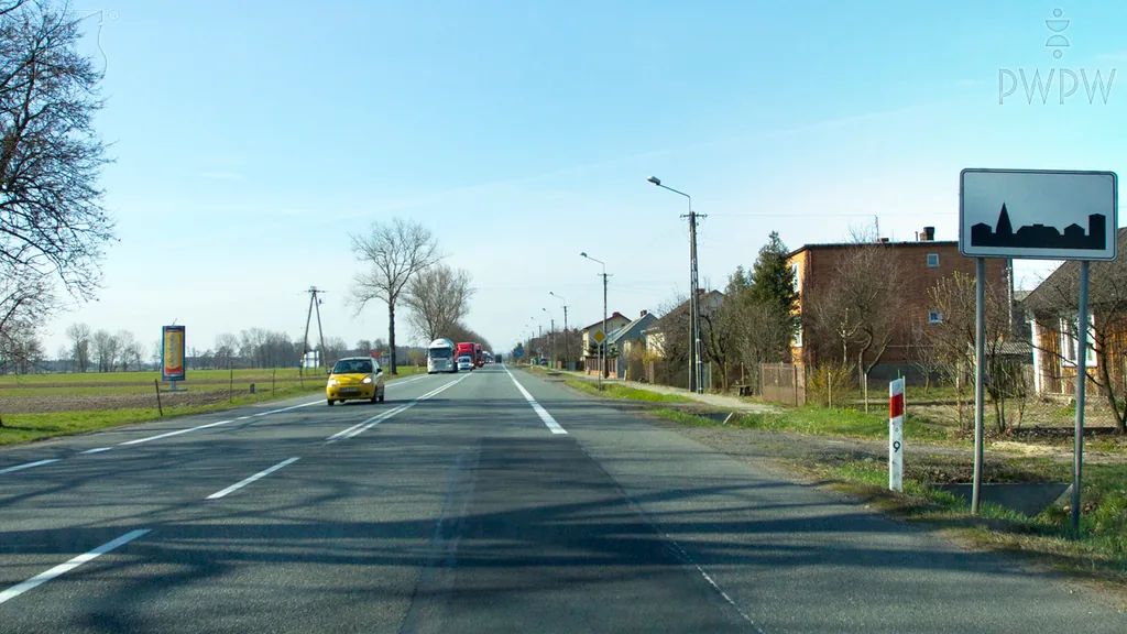 Zdjęcie do pytania: Czy ten znak oznacza wjazd na obszar zabudowany?...