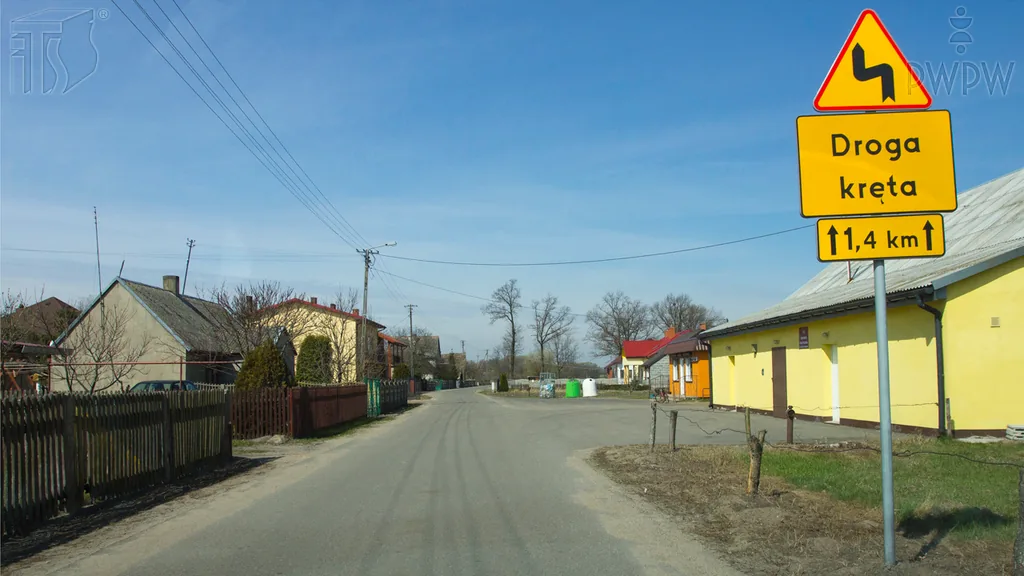 Zdjęcie do pytania: Czy na odcinku drogi za widocznym znakiem będziesz ostrzegan...