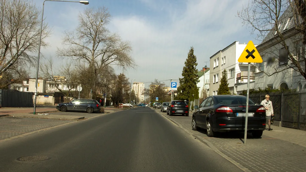 Zdjęcie do pytania: Czy jadąc z prędkością 50 km/h i mając niedostateczną widocz...